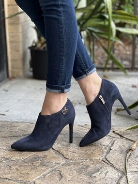 Calvin Klein Navy Faux Suede Pointed Toe Ankle Booties Stiletto Size 7M